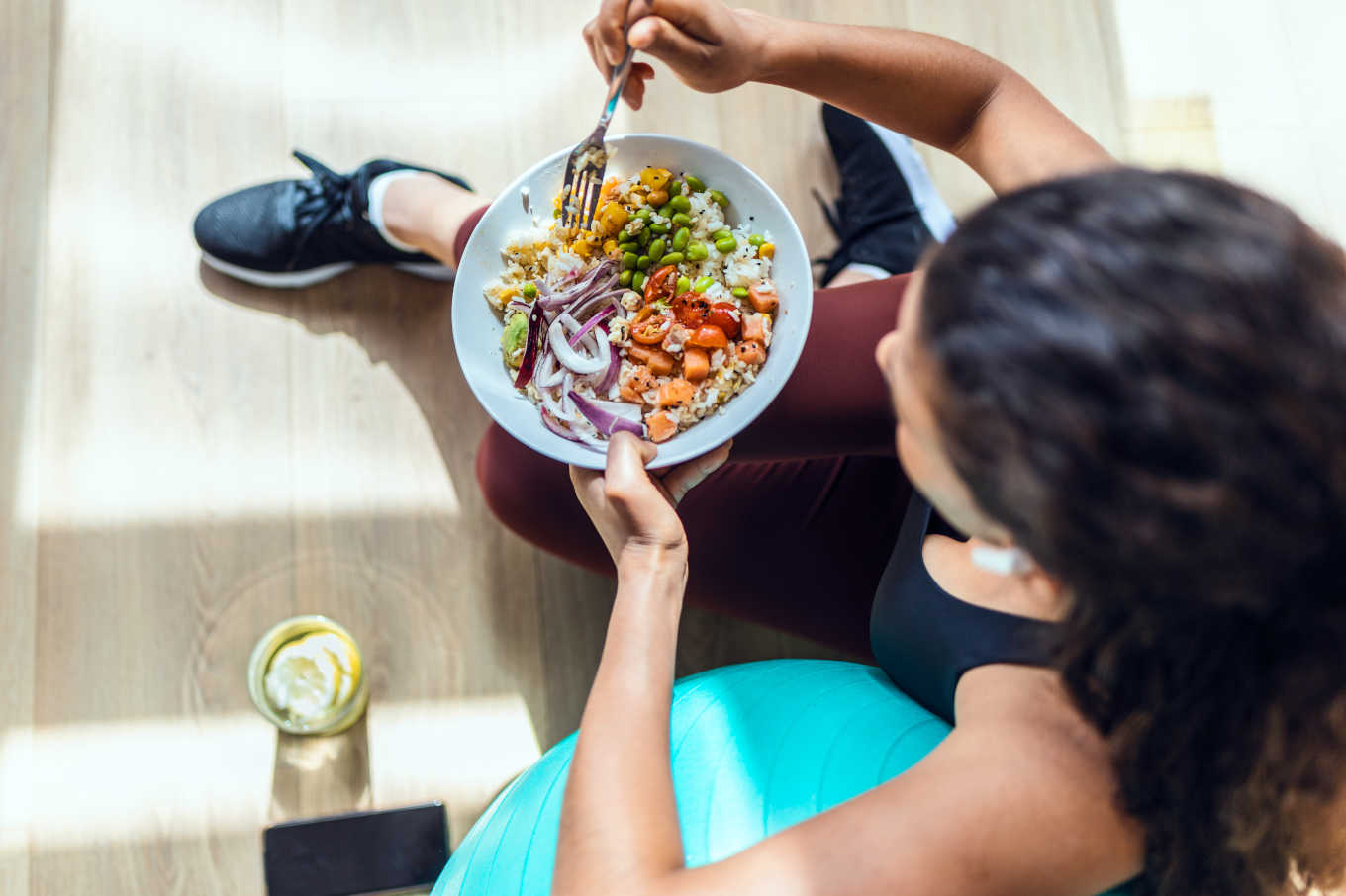5 molhos para salada rápidos e saudáveis ​​para perder peso
